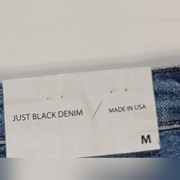 JUST BLACK DENIM Size Medium women's blue denim unfinished hem cuffed shorts - Picture 8 of 13